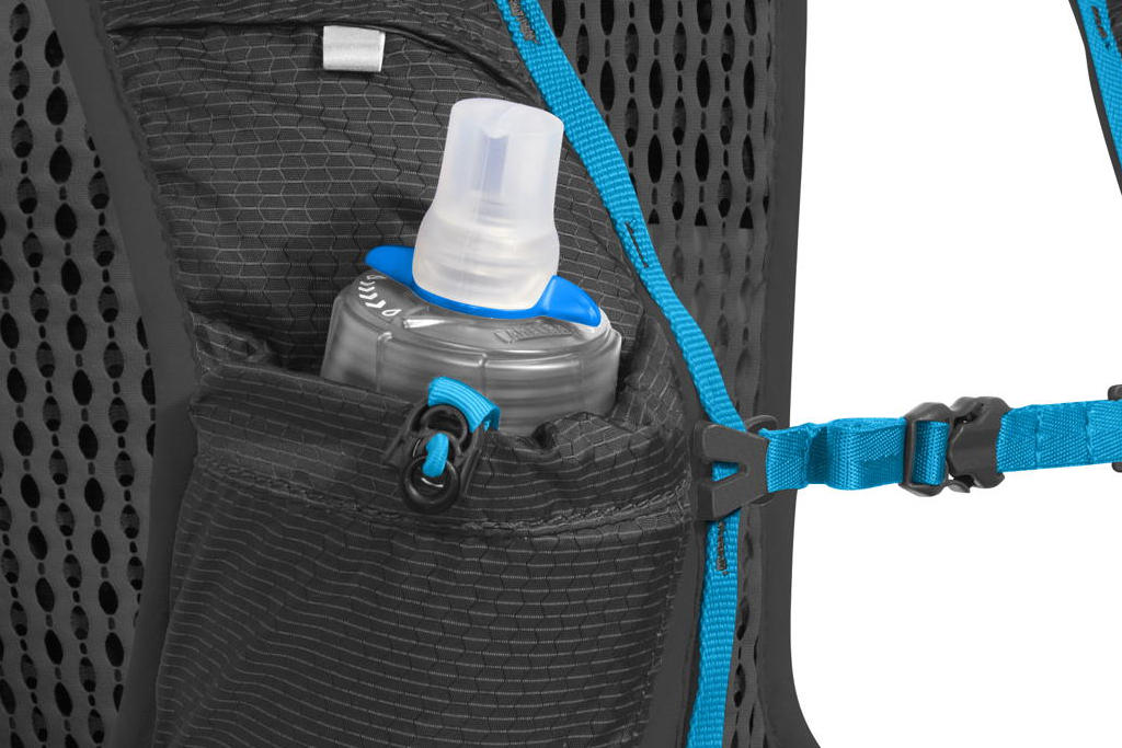 Une des deux flasques fournies du Camelbak Ultra Pro