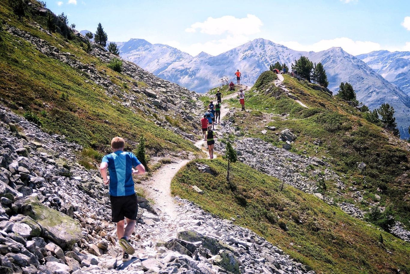 En longeant la crête après l'Hôtel Weisshorn