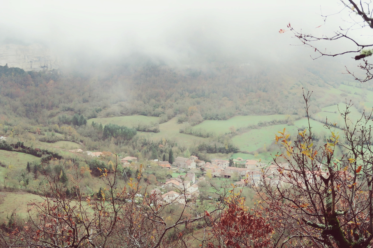 En remontant depuis le bas