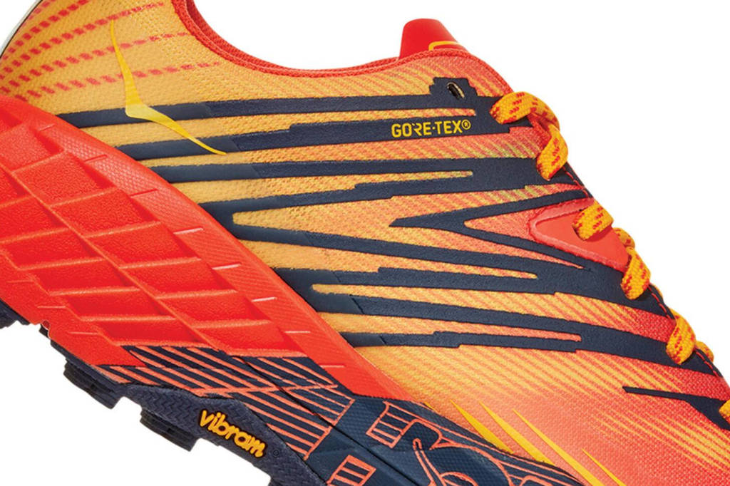 Zoom sur le tissu et le logo goretex