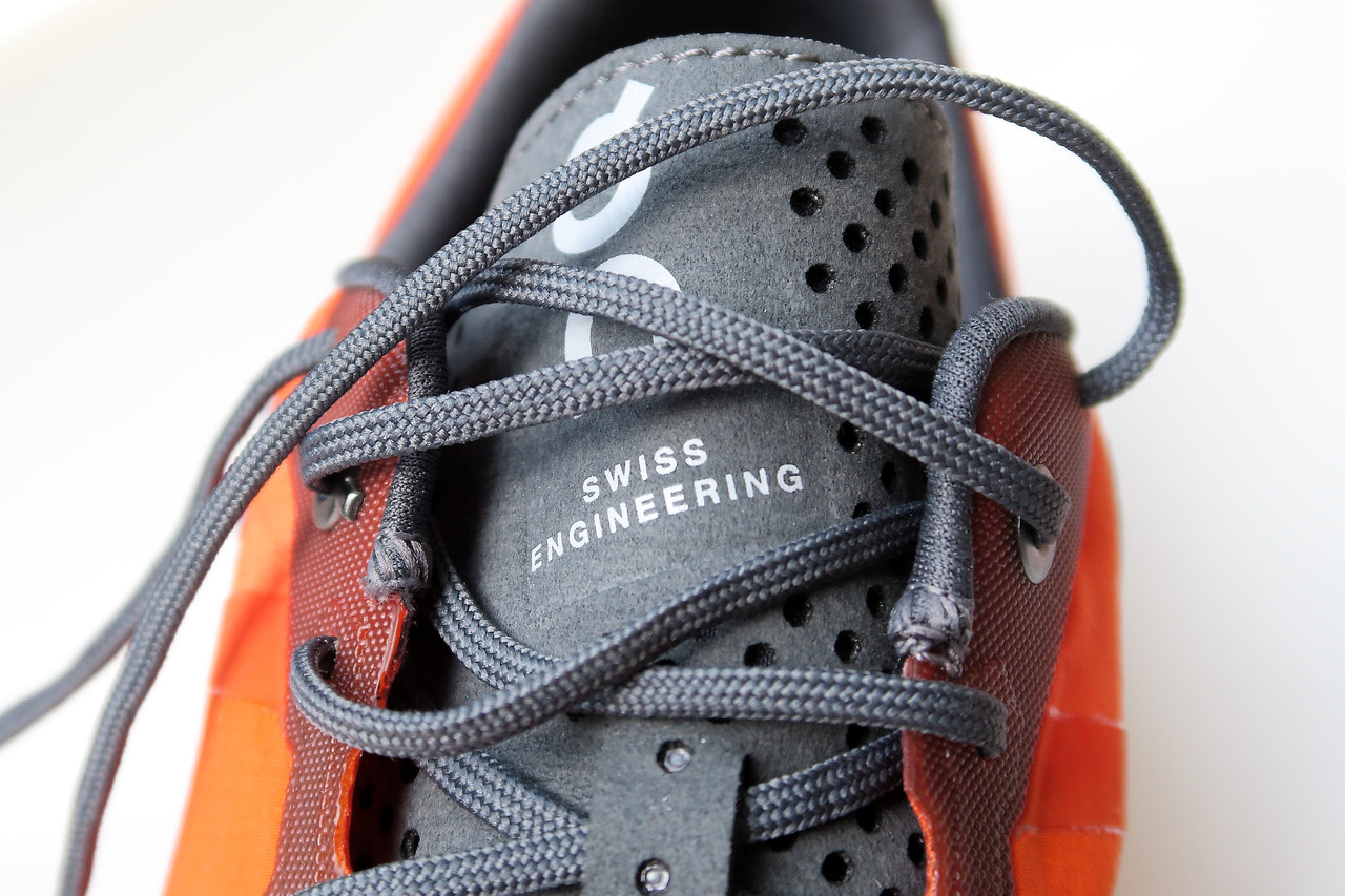 Laçage et lacets des Cloudventure Peak