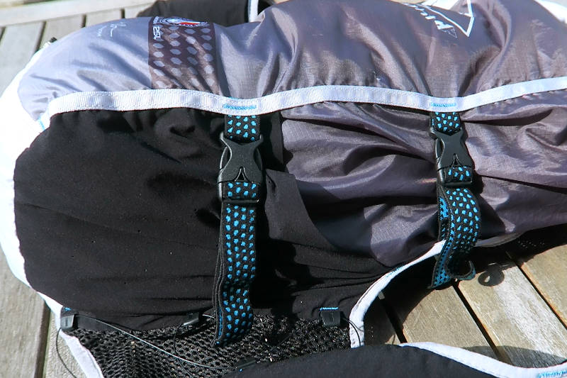 Sangles latérales de compression