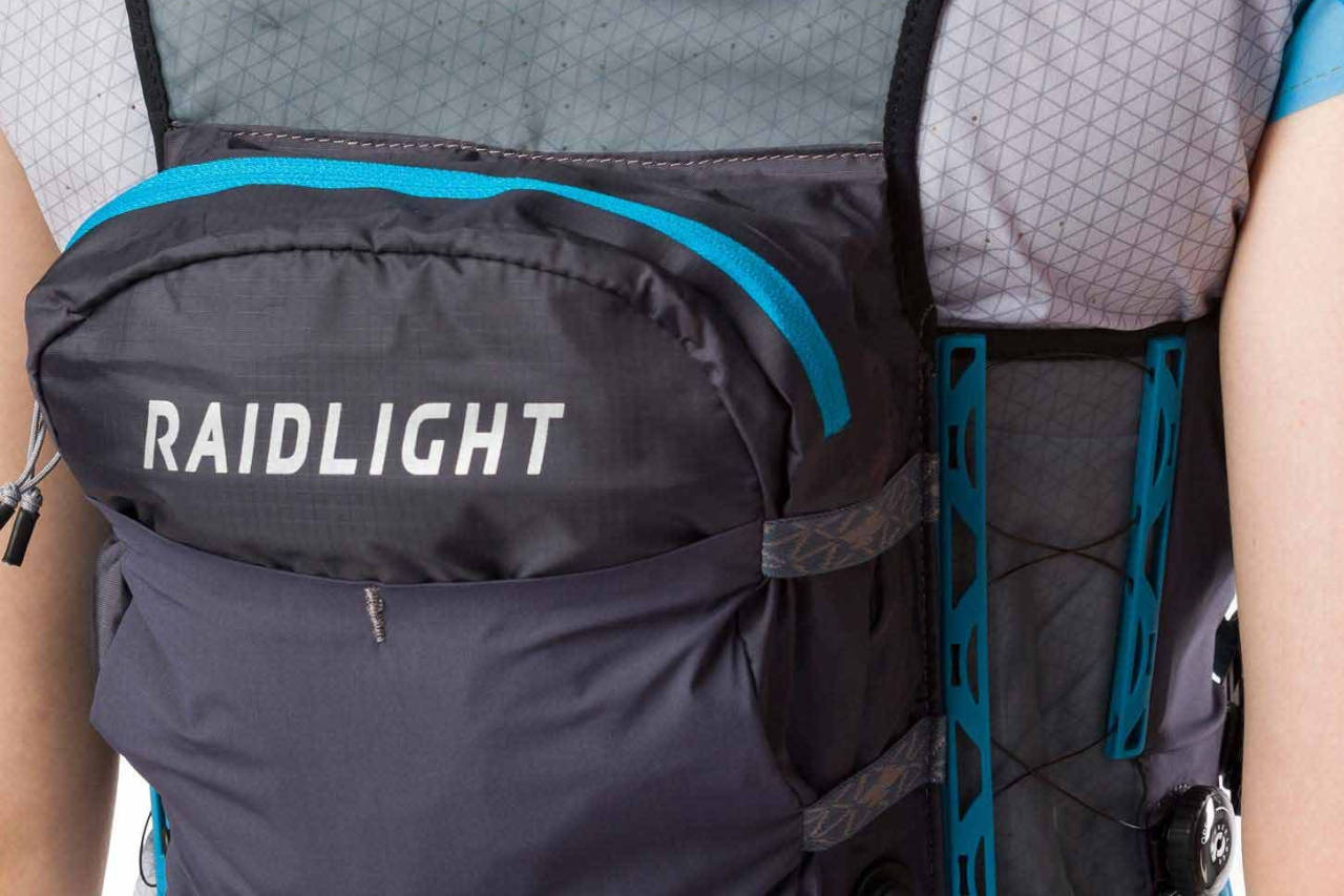 La poche dorsale du Raidlight Revolutiv 12l