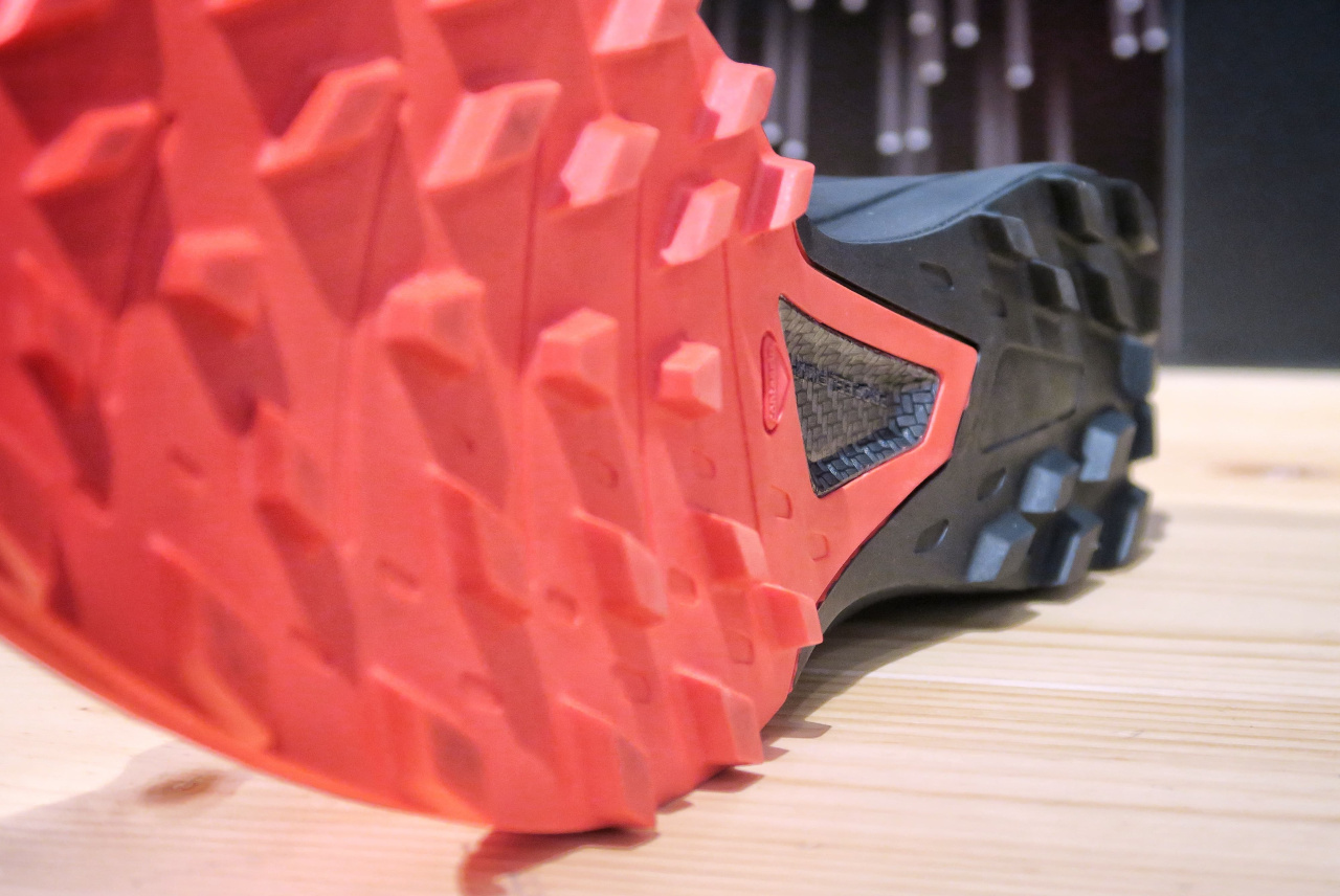 Les crampons Salomon Slab Sense 7 SG