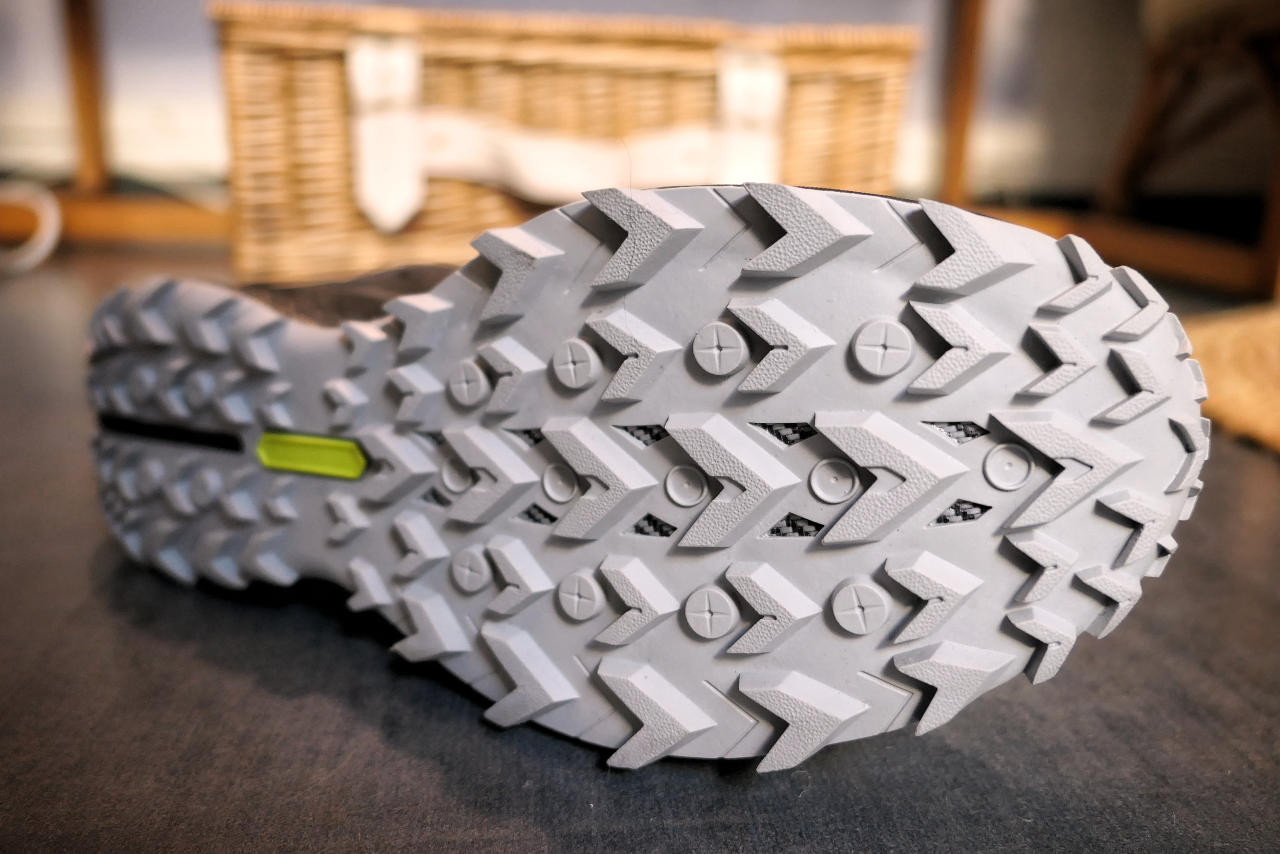 Saucony Peregrine 10 crampons