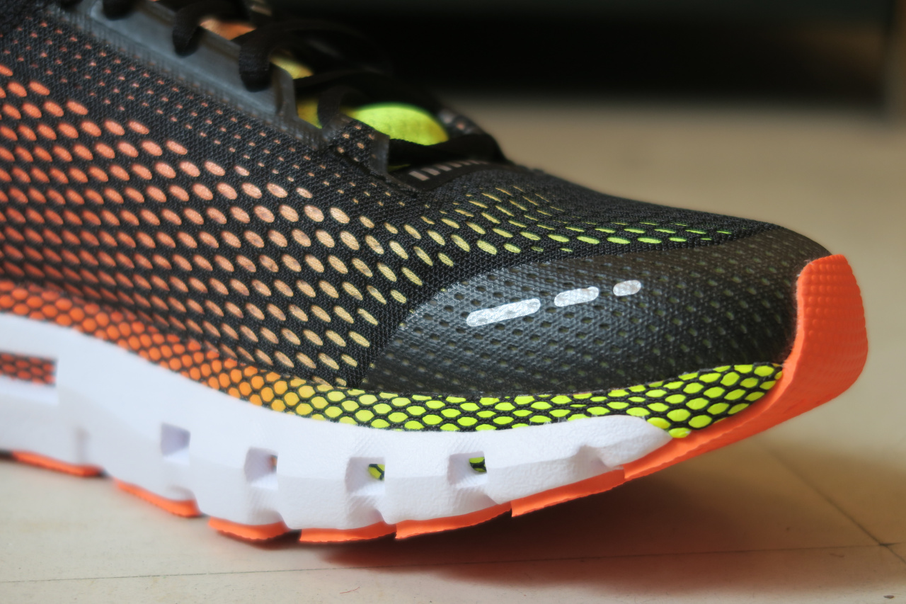 L'avant des Under Armour Hovr Infinite