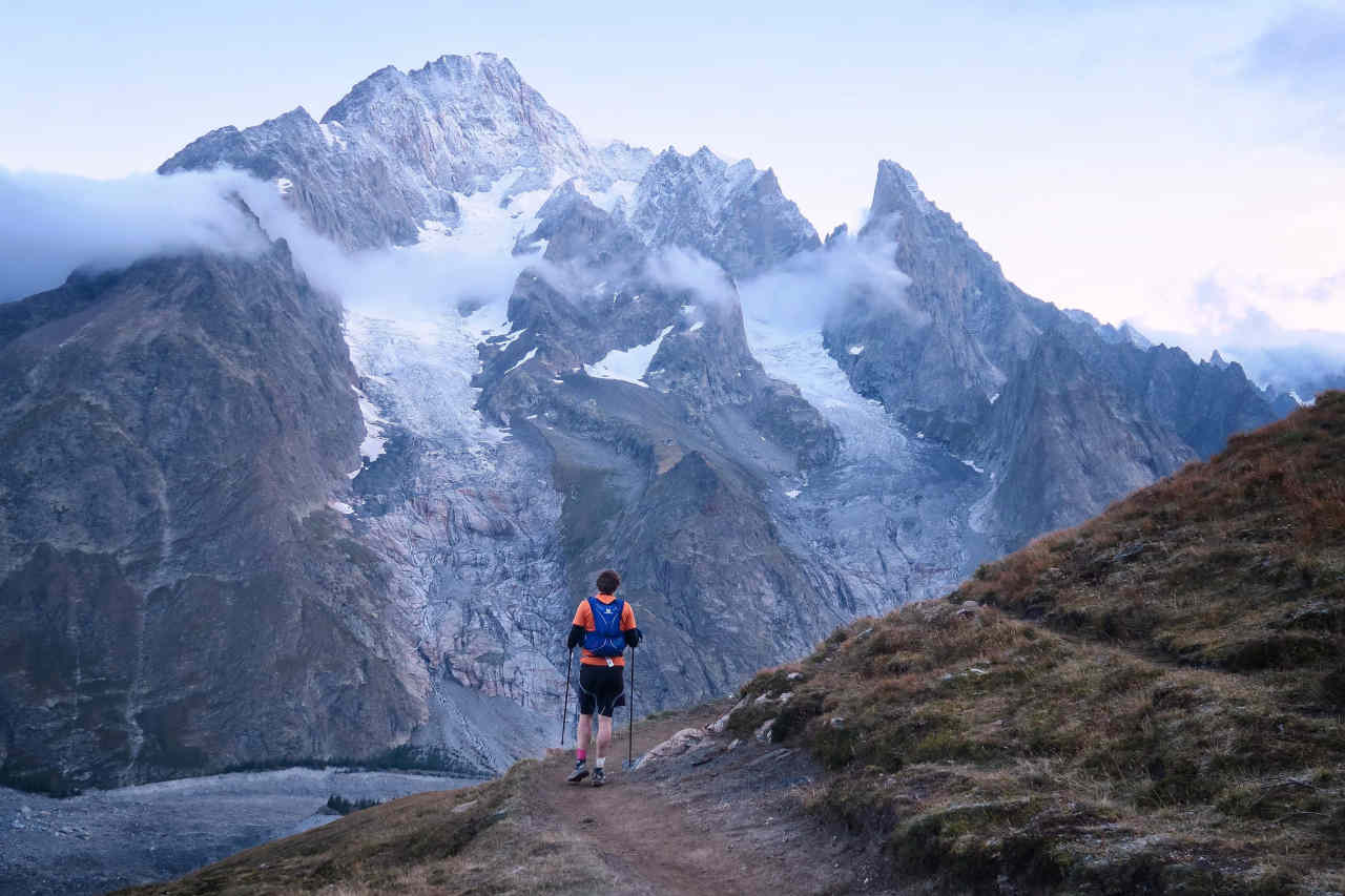 Sur l'arrête du Mont Favre