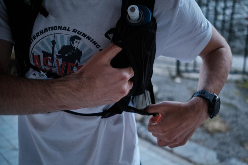 SAC TRAIL RUNNING 5L BLEU - VENDU AVEC POCHE À EAU 1L pour les clubs et  collectivités