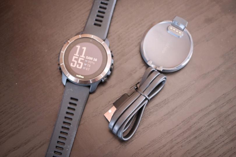 Wahoo Elemnt Rival et son chargeur
