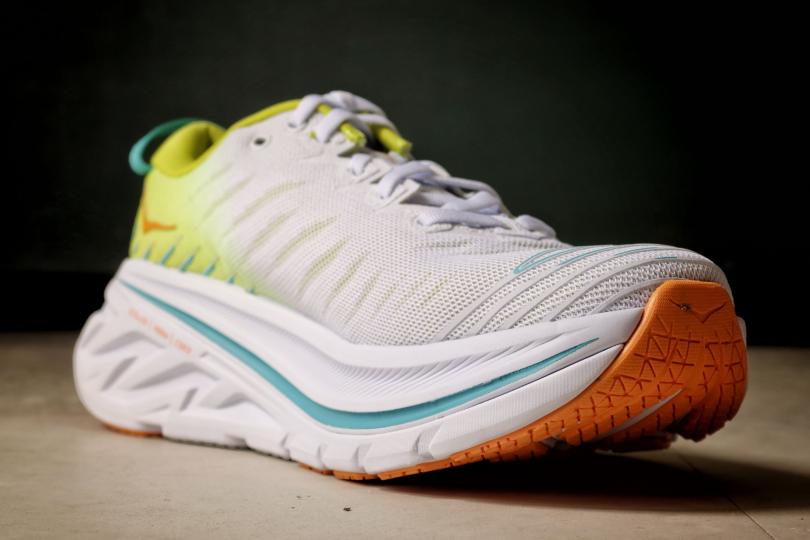 La Hoka Bondi X de 3/4 avant