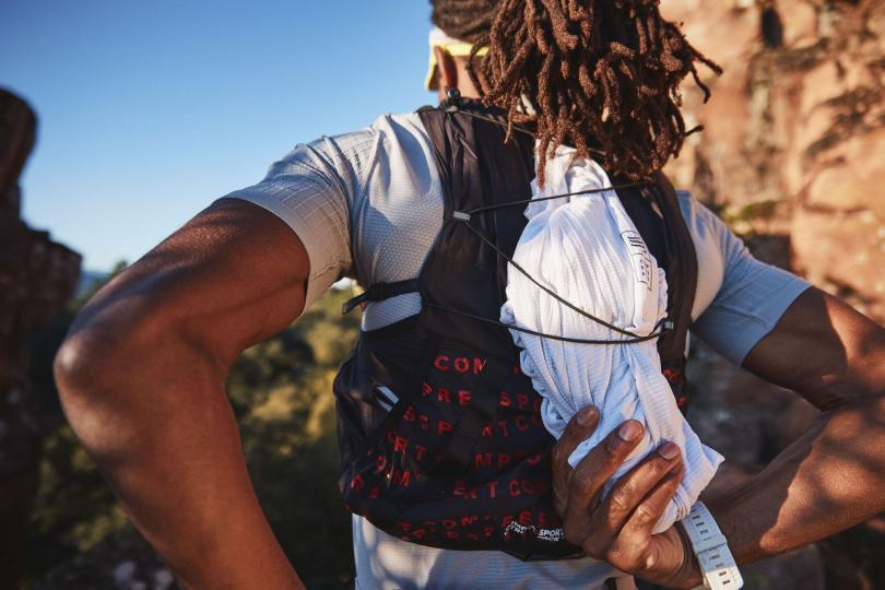 Le Compressport Ultrun S Pack Evo 15l, sangle de portage