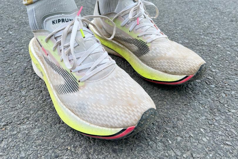 Kiprun KD900X : On a testé la première chaussure running à plaque carbone  de Decathlon