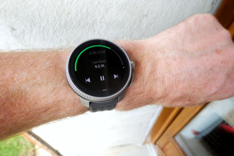 Test de la Suunto Race / commande de la musique