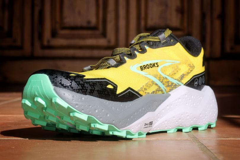 Brooks Caldera 7, vue 3/4 avant
