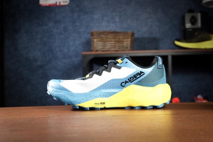 La Brooks Caldera 8 de profil