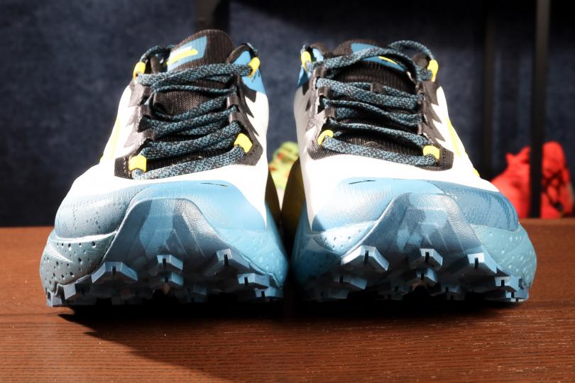 Les Brooks Caldera 8 de face