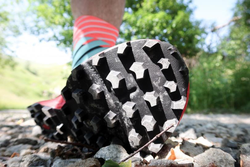 Zoom sur les crampons des Inov-8 MudTalon