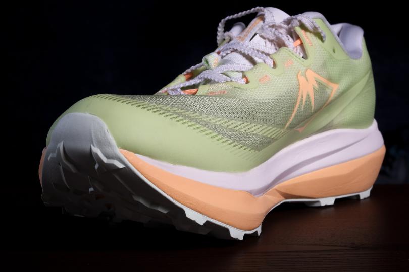 L'avant, zoom sur la Asics FujiSpeed 4