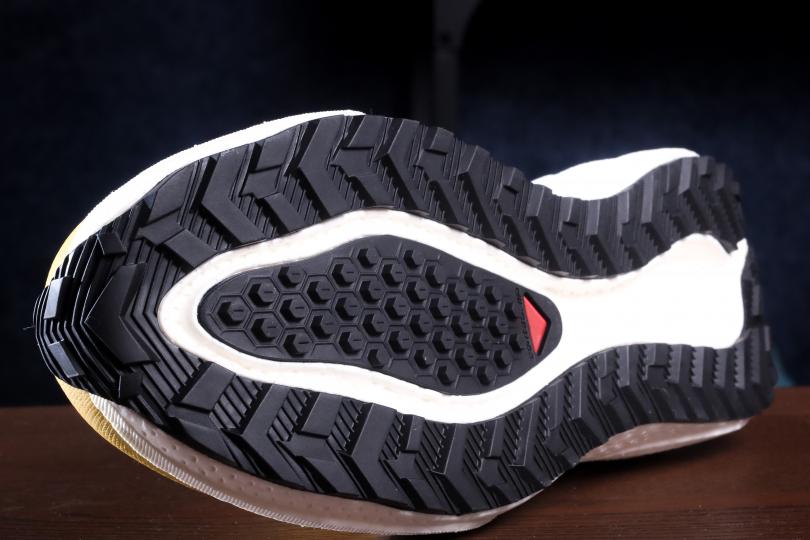 La semelle ext&eacute;rieure des Salomon Aero Blaze 3 GRVL