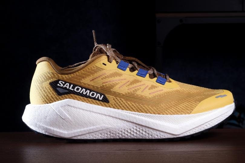 La Salomon Aero Blaze 3 GRVL de profil