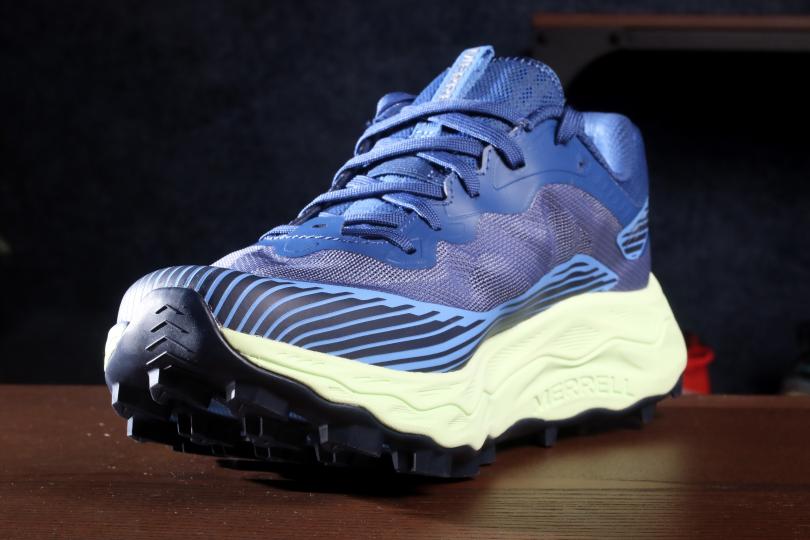Merrell Agility Peak 6, vue 3/4 avant