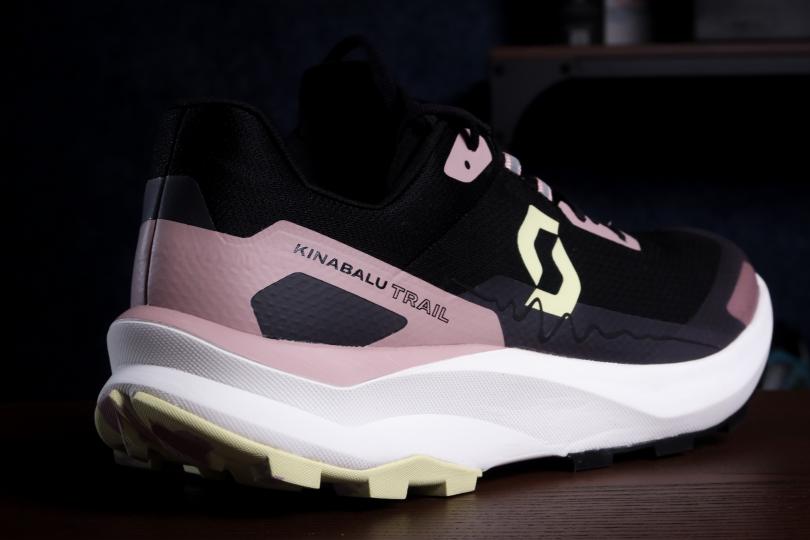 La Scott Kinabalu Trail, vue 3/4 arrière