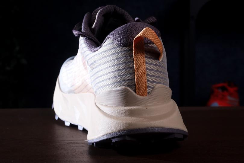 NNormal Cad&iacute;, vue de derri&egrave;re