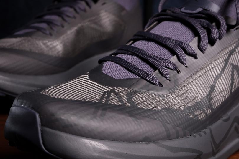 Zoom sur la tige et le pare-pierres des Arcteryx Sylan 2