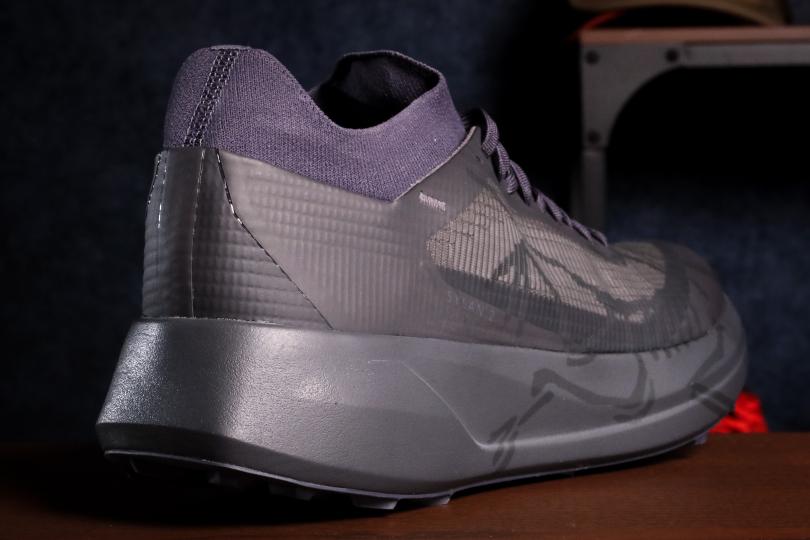 Vue 3/4 arri&egrave;re sur la Arcteryx Sylan 2