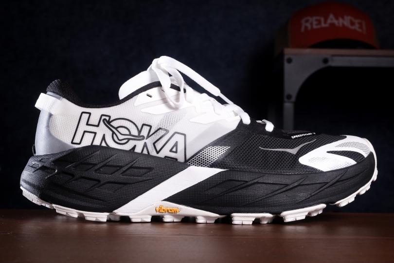 La Hoka SpeedGoat 7 de profil