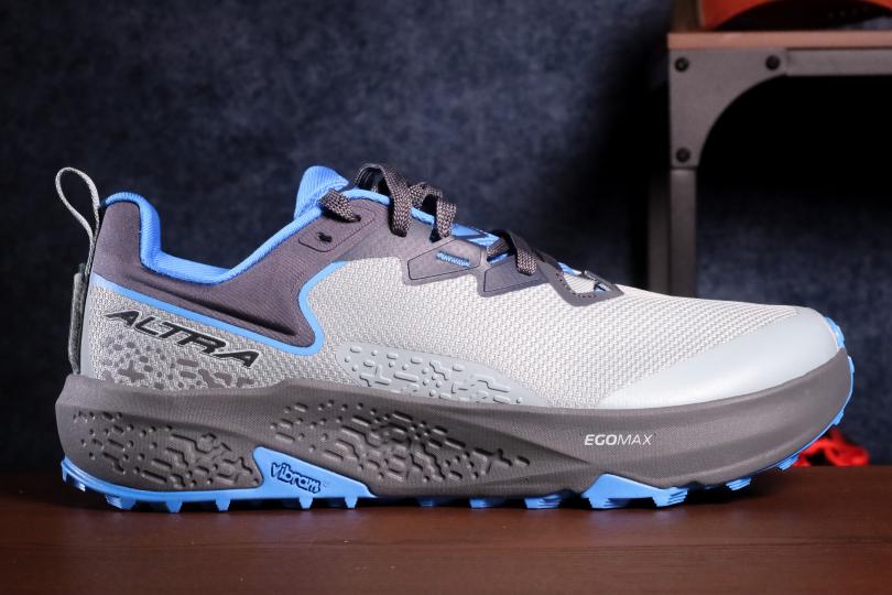 La Altra Timp 6 de profil
