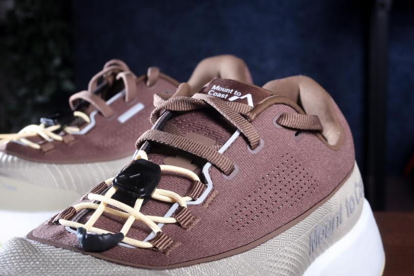 Le système de lacets des Mount to Coast H1