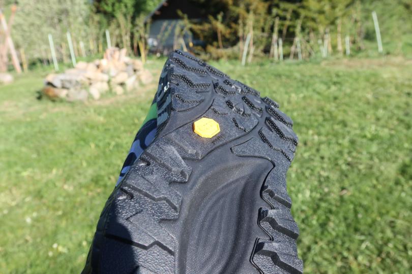 Mizuno Neo Accera