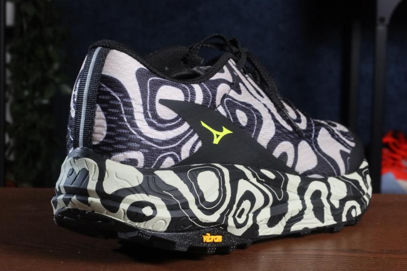 Mizuno Neo Accera