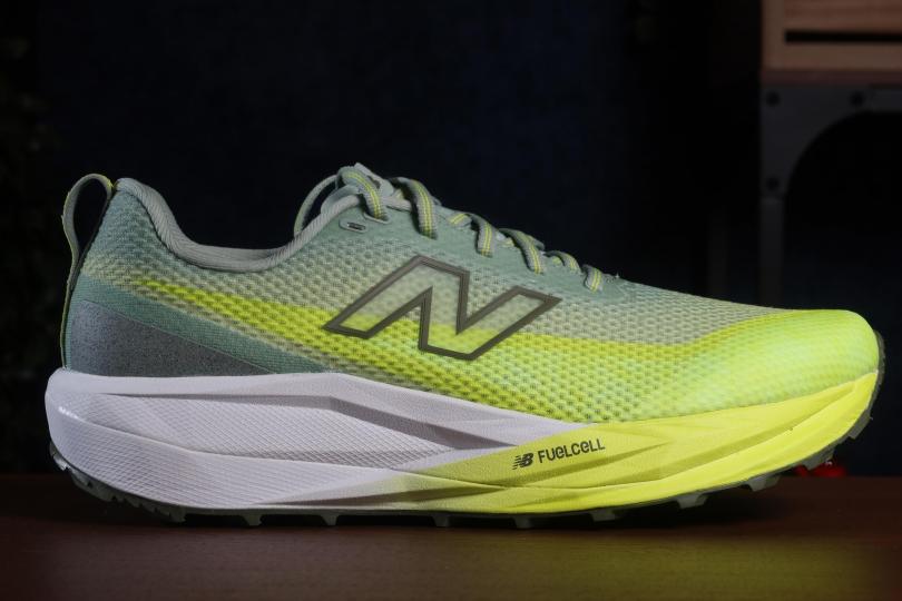 La New Balance SC Trail V2 de profil