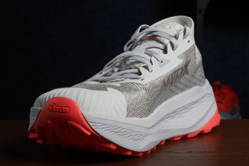 Journal du Trail : Altra Olympus 275 HiLo, de 3/4 avant
